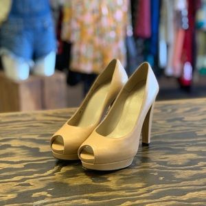 Stuart Weitzman peep toe heels shoes leather 5 tan